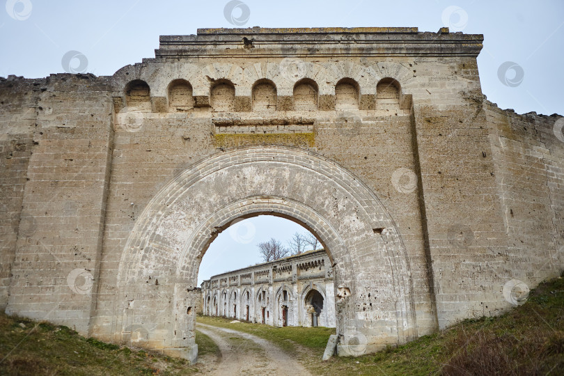 Скачать Руины старого исторического здания. фотосток Ozero