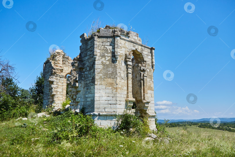 Скачать Руины старого исторического здания. фотосток Ozero