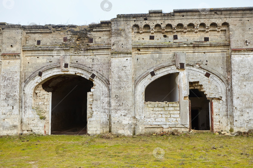 Скачать Руины старого исторического здания. фотосток Ozero