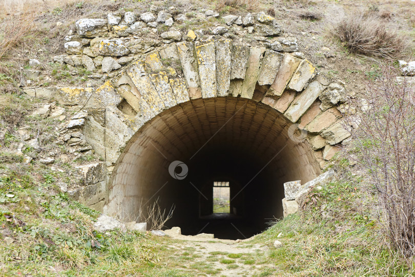 Скачать Руины старого исторического здания. фотосток Ozero