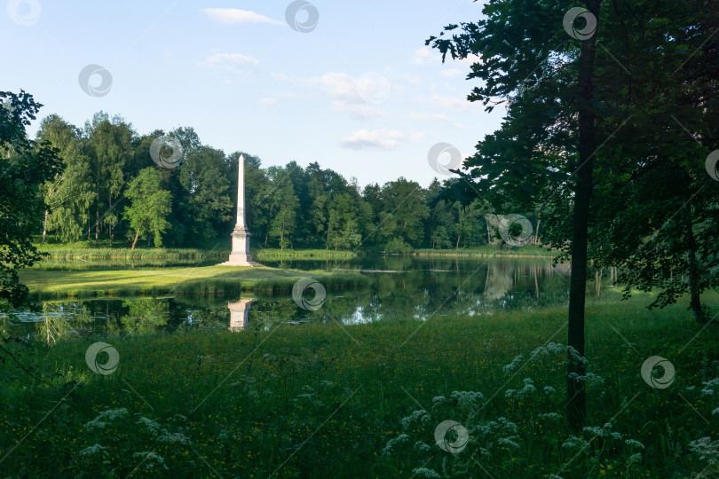 Скачать Чесменский обелиск в Гатчинском парке, Санкт-Петербург фотосток Ozero