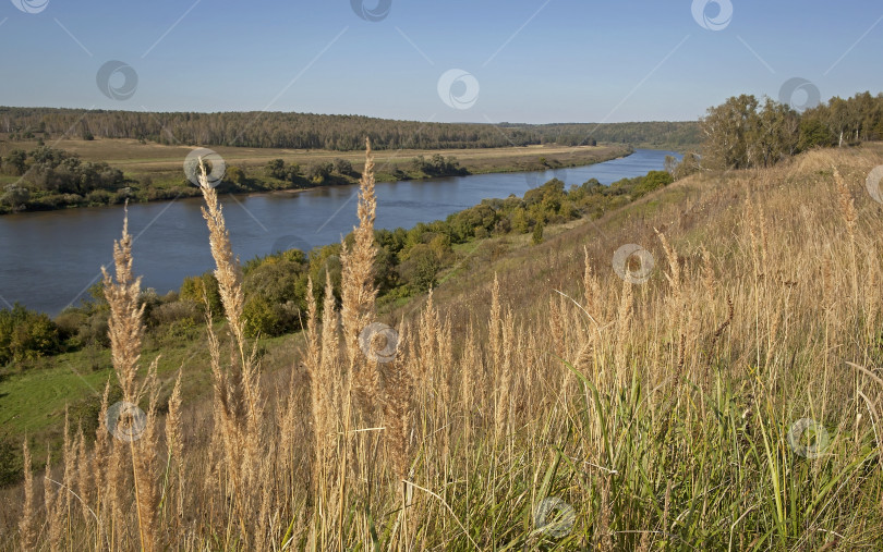 Скачать Река Ока, над водой. фотосток Ozero