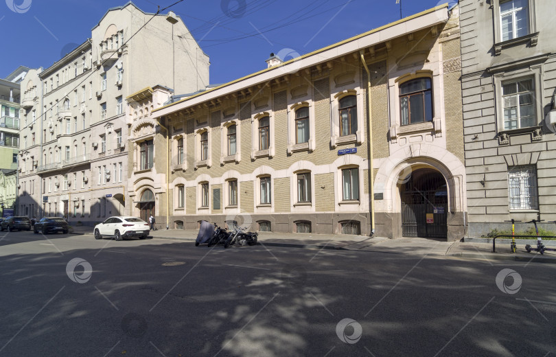 Скачать Старинный особняк, построенный в стиле модерн, в центре Москвы фотосток Ozero