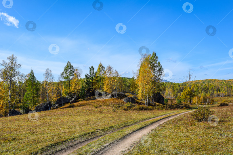 Скачать Древние горы Хакасии. Каменный парк фотосток Ozero