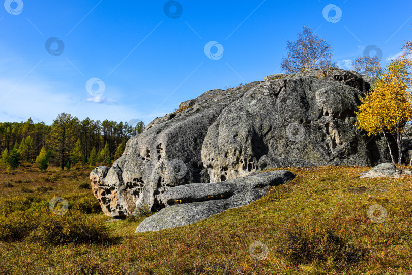 Скачать Древние горы Хакасии. Каменный парк фотосток Ozero