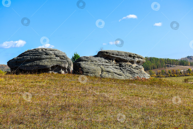 Скачать Древние горы Хакасии. Каменный парк фотосток Ozero