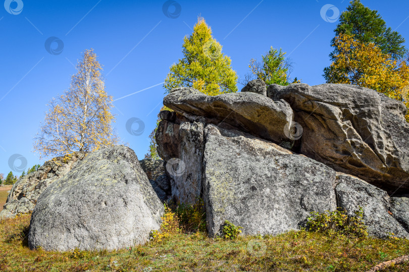 Скачать Древние горы Хакасии. Каменный парк фотосток Ozero