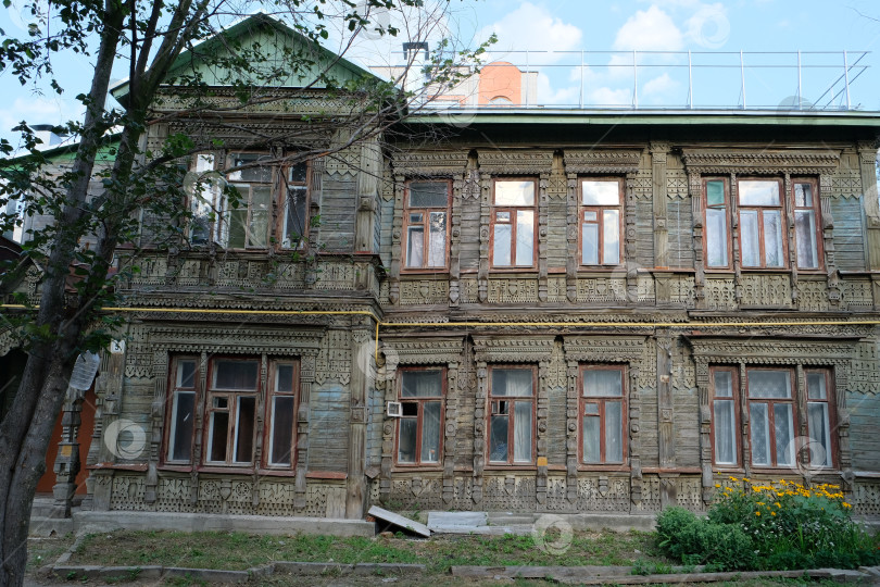 Скачать Рязань, Россия - 21.07.2021 - Старый деревянный дом в  Рязани фотосток Ozero