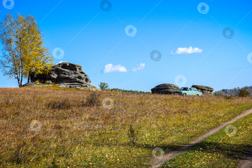 Скачать Древние горы Хакасии. Каменный парк. (Ширинские Столбы) фотосток Ozero