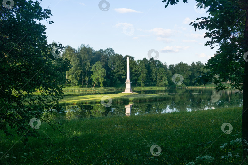 Скачать Чесменский обелиск в Гатчинском парке, Санкт-Петербург фотосток Ozero