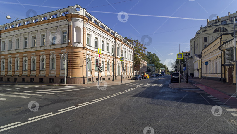 Скачать Старинный особняк в центре Москвы. фотосток Ozero