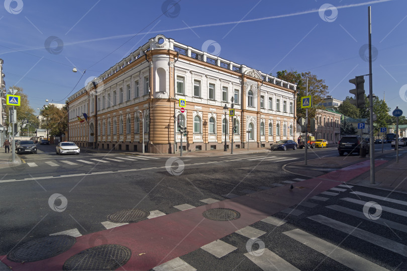 Скачать Старинный особняк в центре Москвы. фотосток Ozero