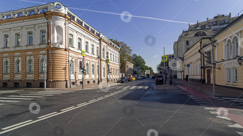 Скачать Старинный особняк в центре Москвы. фотосток Ozero