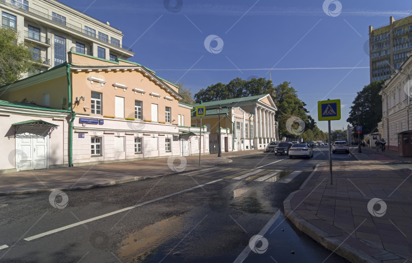 Скачать Старинная городская усадьба в центре Москвы. фотосток Ozero