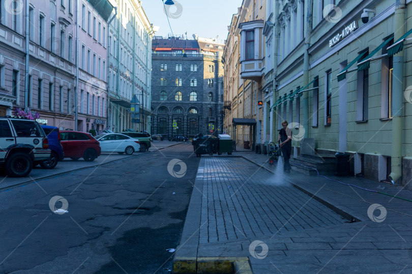 Скачать улица в историческом центре Санкт-Петербурга ранним утром фотосток Ozero