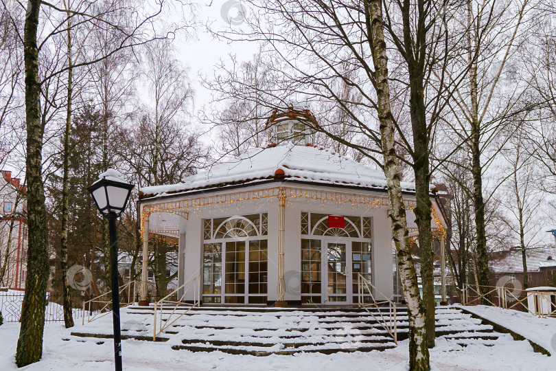 Скачать Столовая с минеральной водой в городе. Архитектура курорта. фотосток Ozero