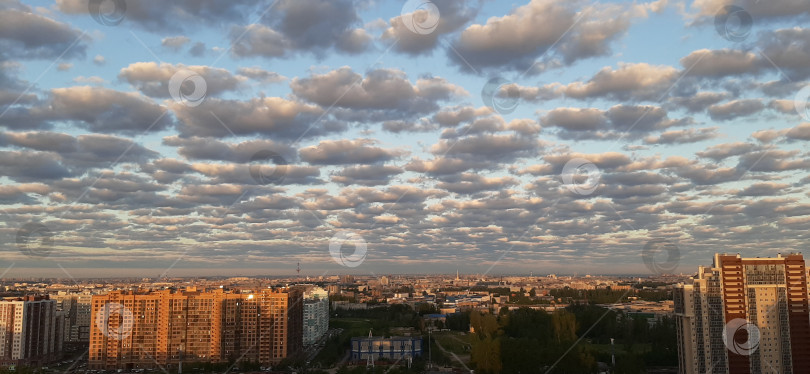 Скачать Облака над Санкт-Петербургом фотосток Ozero