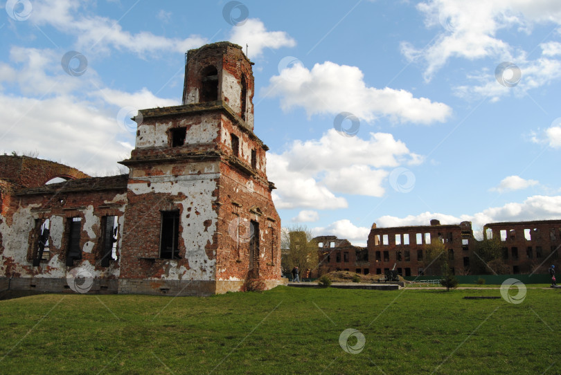 Скачать Шлиссельбург, Россия - 03.05.2015. Руины Иоанновского Собора фотосток Ozero