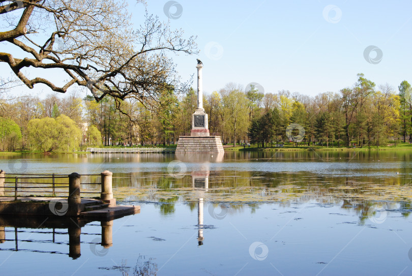 Скачать Санкт-Петербург, Россия - 10.05.2015. Царское Село. Чесменская колонна фотосток Ozero