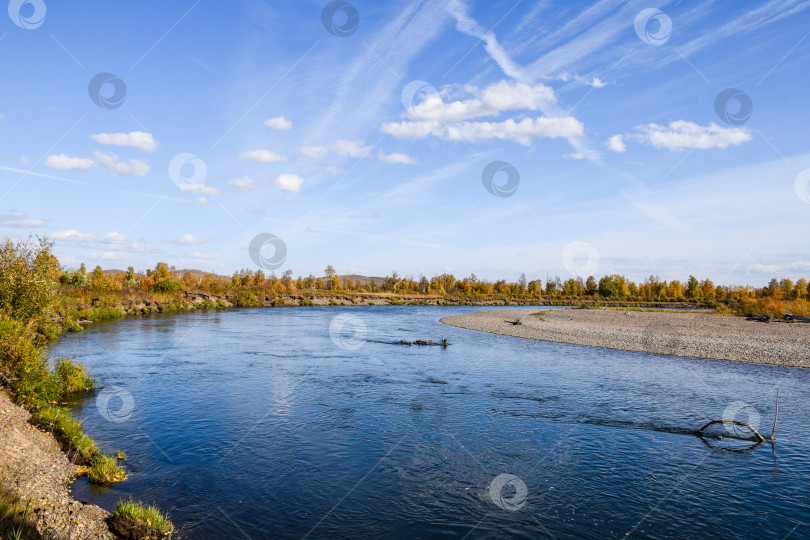 Скачать Белый Июс, небо, река, облака фотосток Ozero