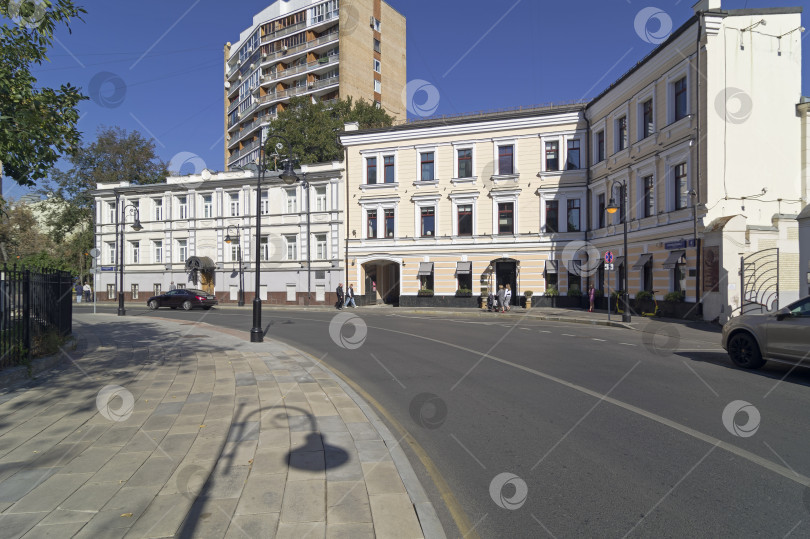 Скачать Старинный жилой дом в центре Москвы. фотосток Ozero