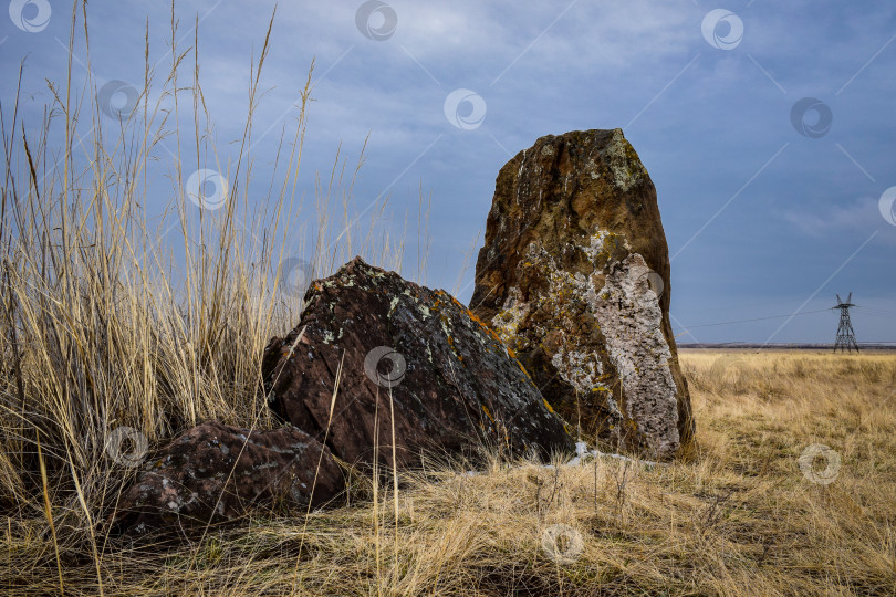 Скачать Древние менгиры Хакасии фотосток Ozero