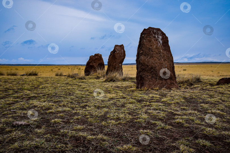 Скачать Древние менгиры Хакасии фотосток Ozero