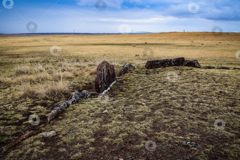 Скачать Древние менгиры Хакасии фотосток Ozero