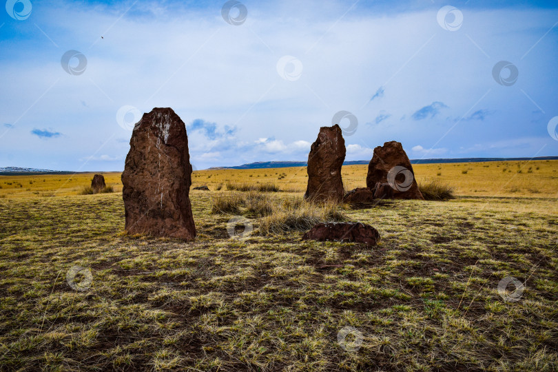 Скачать Древние менгиры Хакасии фотосток Ozero