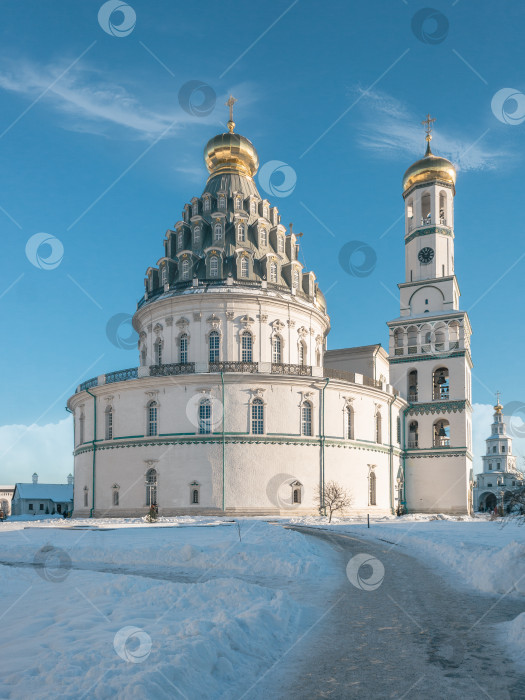 Скачать снег в монастыре фотосток Ozero