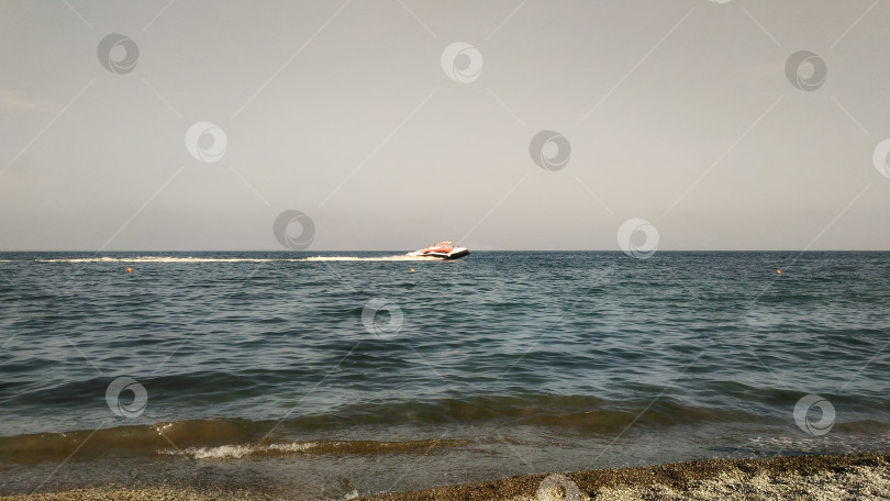 Скачать Водный мотоцикл на море фотосток Ozero