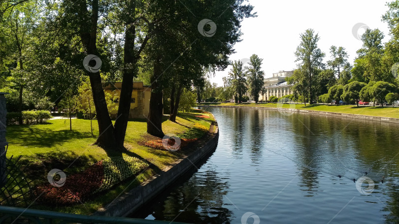 Скачать Река в городском парке города Колпино, Ленинградская область фотосток Ozero