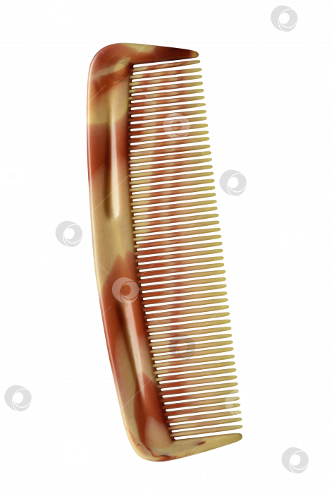 Скачать Коричневая плоская расческа с плотным рядом зубьев. Расческа для расчесывания коротких и средних волос. Изолированный на прозрачном фоне, png фотосток Ozero