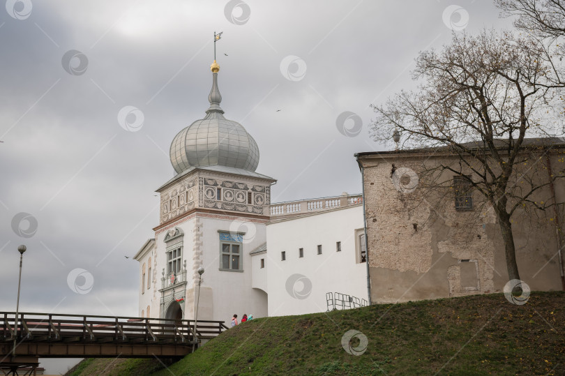 Скачать Гродно, Беларусь, 11/16/2023: Старый замок в Гродно фотосток Ozero