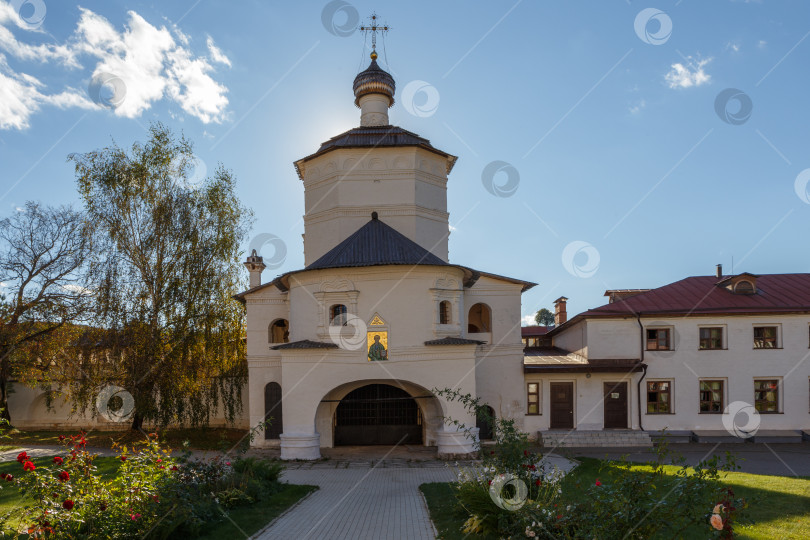 Скачать Старица, Россия - сентября 21, 2024- Храм Иоанна Богослова фотосток Ozero