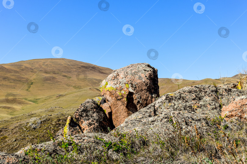 Скачать Древние горы Хакасии. Сахсыр фотосток Ozero