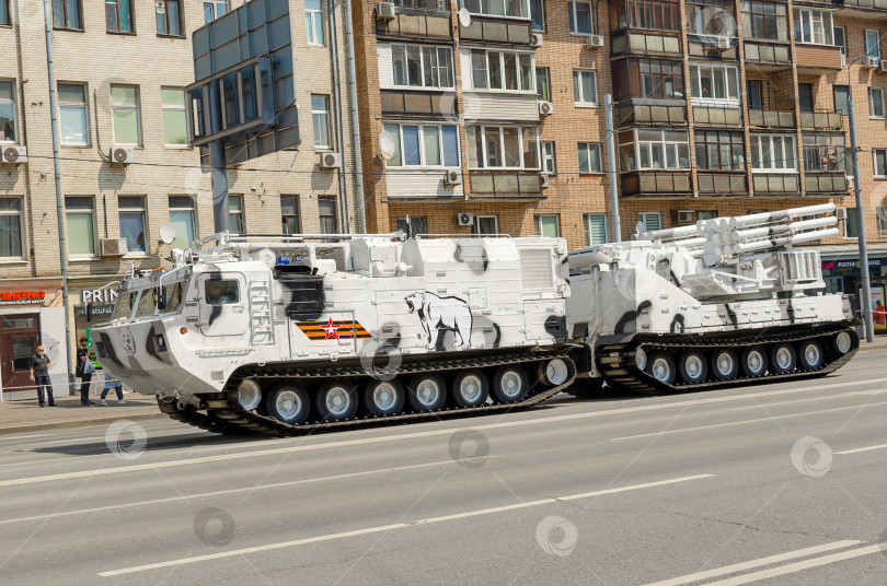 Скачать Москва, Россия - 20 июня 2020 года Военная техника Победы на улицах Москвы. фотосток Ozero