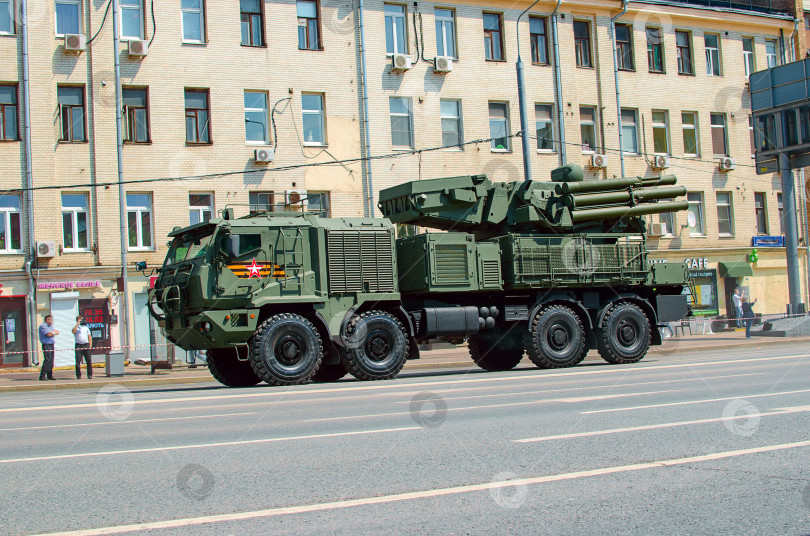 Скачать Москва, Россия - 20 июня 2020 года Военная техника Победы на улицах Москвы. фотосток Ozero