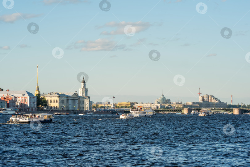 Скачать вид на Неву в Санкт-Петербурге фотосток Ozero