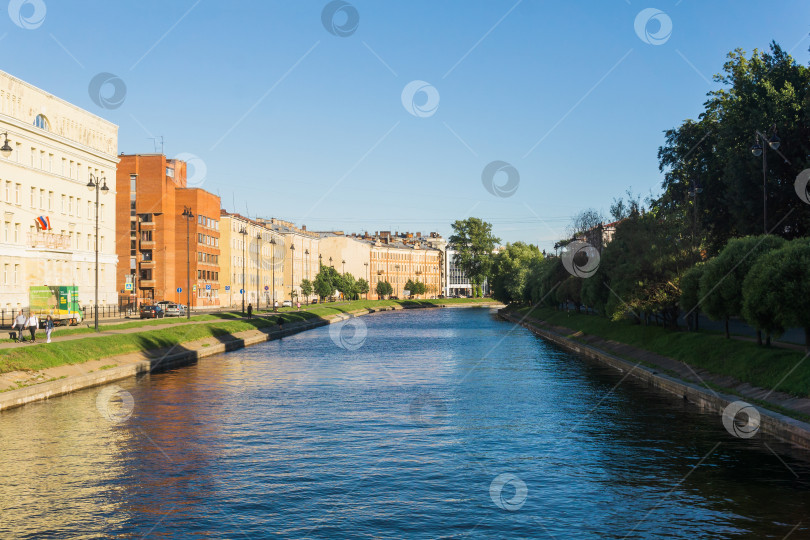 Скачать пейзаж Санкт-Петербурга, городские кварталы вдоль реки Мойки фотосток Ozero