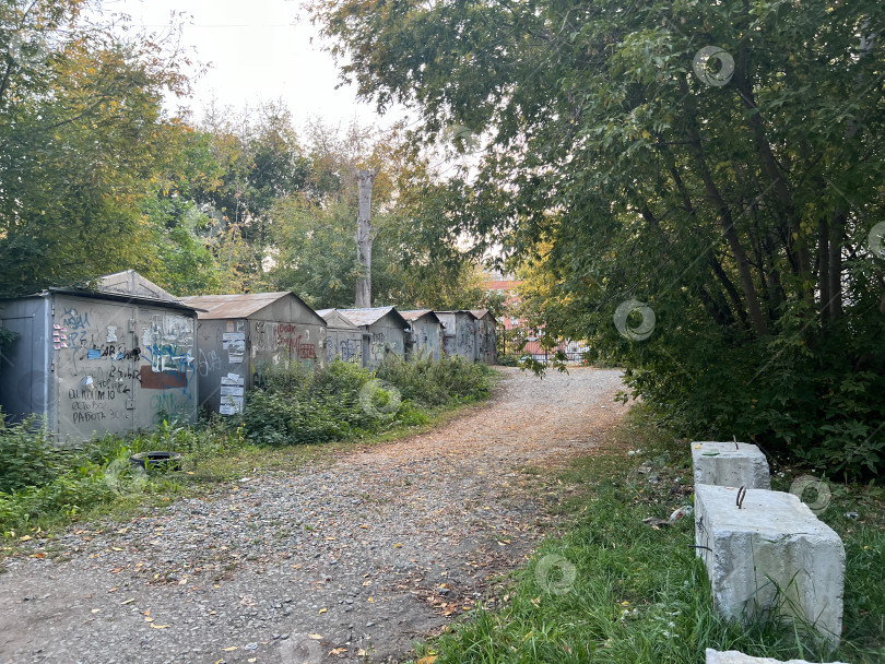 Скачать Улица с гаражами фотосток Ozero