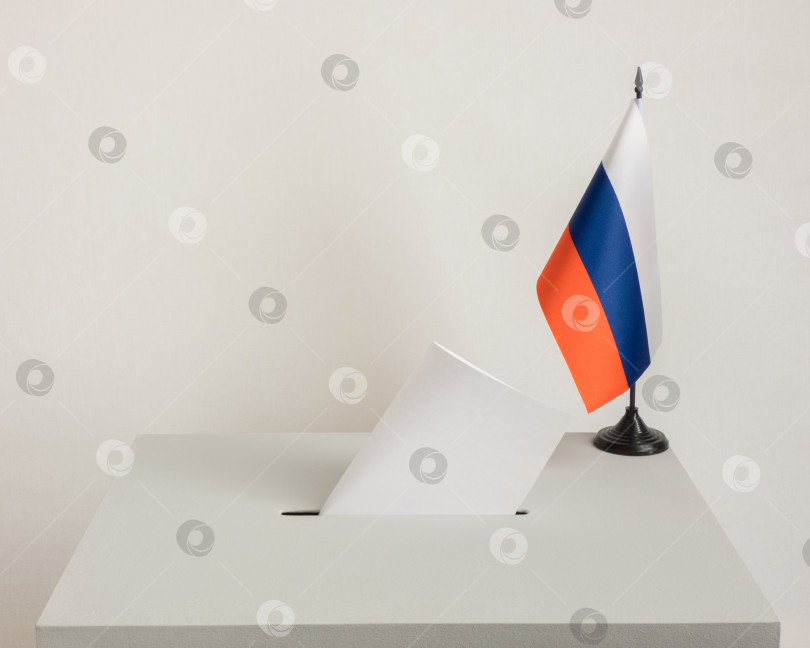 Скачать российский трехцветный флаг фотосток Ozero