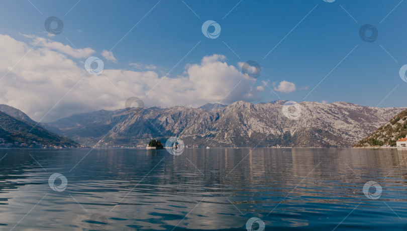 Скачать Морской пейзаж Которского залива, Черногория - Изображение  фотосток Ozero