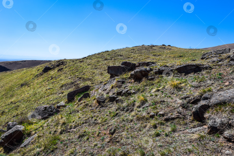 Скачать Древние горы Хакасии. Сахсыр фотосток Ozero