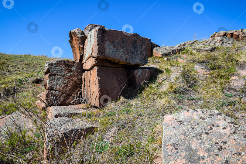 Скачать Древние горы Хакасии. Сахсыр фотосток Ozero