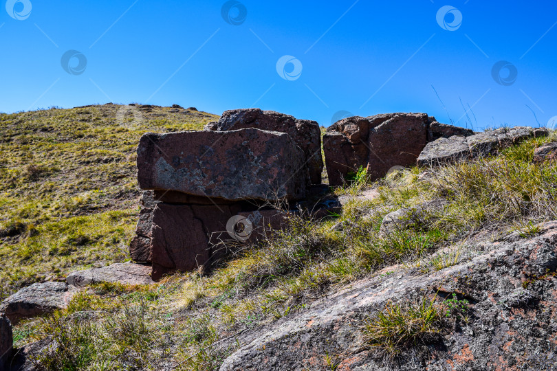 Скачать Древние горы Хакасии. Сахсыр фотосток Ozero