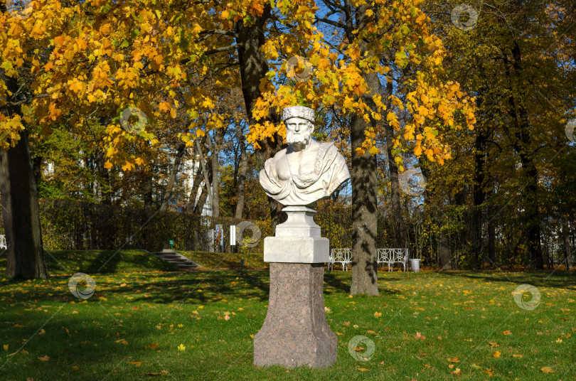 Скачать Скульптура в Екатерининском парке фотосток Ozero