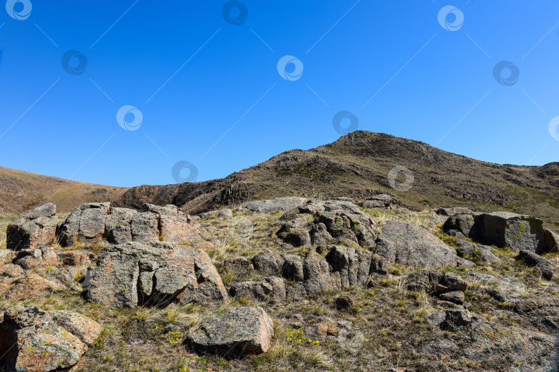 Скачать Древние горы Хакасии. Сахсыр фотосток Ozero