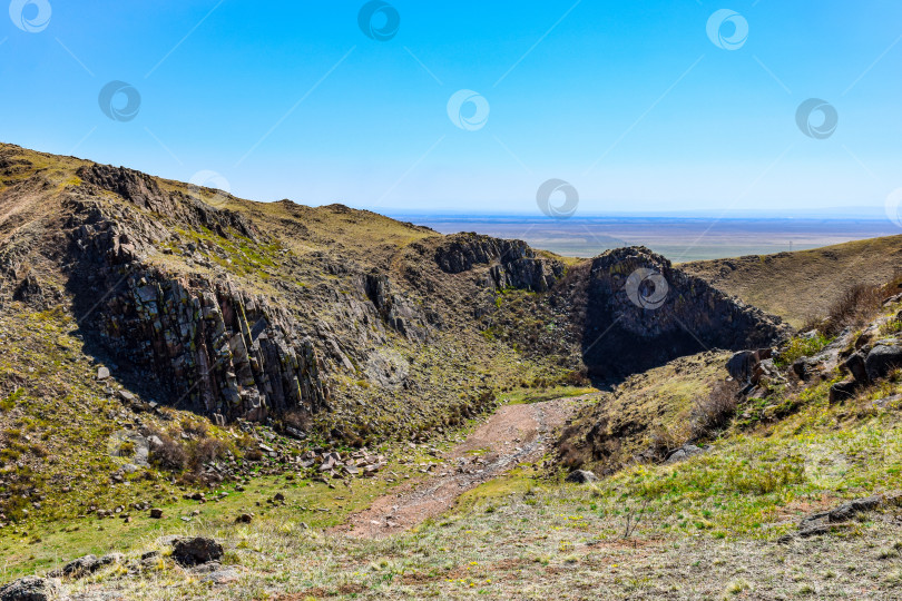 Скачать Древние горы Хакасии. Сахсыр фотосток Ozero