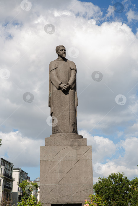 Скачать Памятник  К.А. Тимирязеву на Тверском бульваре, Москва, 2024 год фотосток Ozero